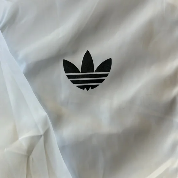 Official Yeezy Tour Windbreaker - Picture 2 of 5